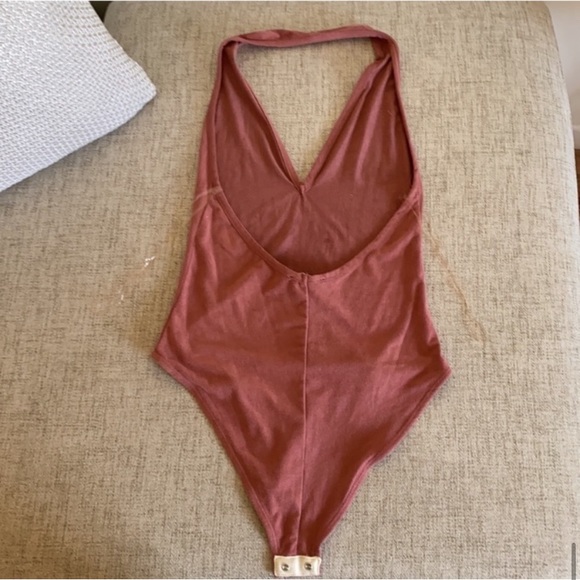 🪞 NEW deep v neck suede halter top - Picture 2 of 6